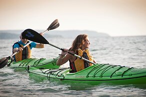 Cherry Tree Inn & Suites