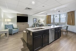 Cherry Tree Inn & Suites