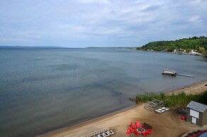 Cherry Tree Inn & Suites