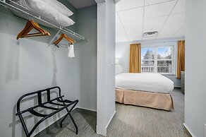 Cherry Tree Inn & Suites