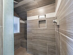 Cherry Tree Inn & Suites