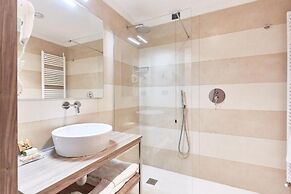 MajesticHouse Conference & Restaurant