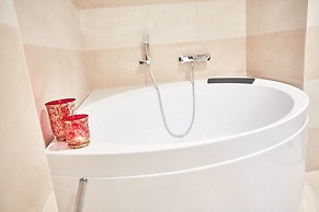 MajesticHouse Conference & Restaurant