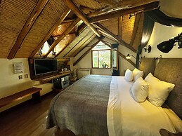 ARQUEOLOGO EXCLUSIVE SELECTION - Casa Peralta