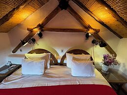 ARQUEOLOGO EXCLUSIVE SELECTION - Casa Peralta