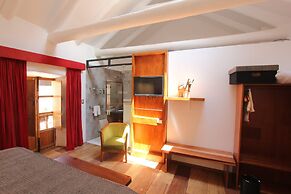 ARQUEOLOGO EXCLUSIVE SELECTION - Casa Peralta