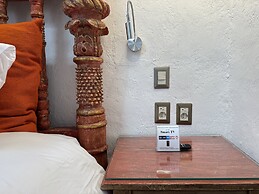 ARQUEOLOGO EXCLUSIVE SELECTION - Casa Peralta