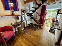 ARQUEOLOGO EXCLUSIVE SELECTION - Casa Peralta