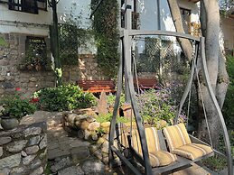 ARQUEOLOGO EXCLUSIVE SELECTION - Casa Peralta