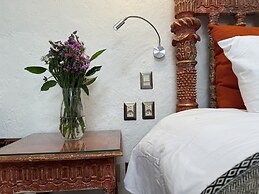 ARQUEOLOGO EXCLUSIVE SELECTION - Casa Peralta