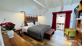 ARQUEOLOGO EXCLUSIVE SELECTION - Casa Peralta