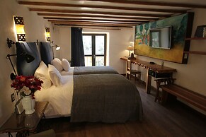 ARQUEOLOGO EXCLUSIVE SELECTION - Casa Peralta