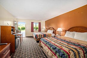 Great Lakes Inn and Suites