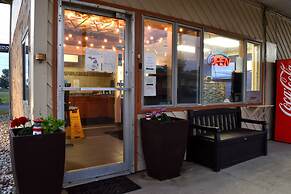 Great Lakes Inn and Suites