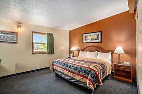 Great Lakes Inn and Suites