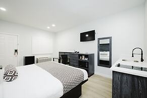 Sapphire Inn and Suites