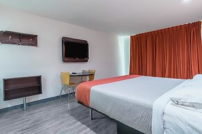 Motel 6 Barstow, CA - Route 66