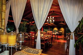 Raices Esturión Hotel