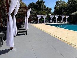 Raices Esturión Hotel