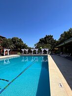 Raices Esturión Hotel