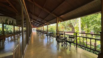 Raices Esturión Hotel