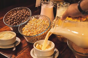 Raices Esturión Hotel