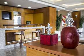 Astron Suítes São José dos Pinhais by Nobile