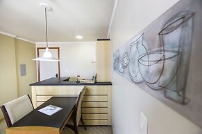 Astron Suítes São José dos Pinhais by Nobile