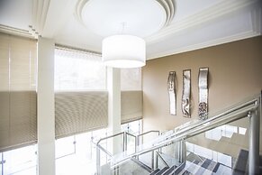 Astron Suítes São José dos Pinhais by Nobile