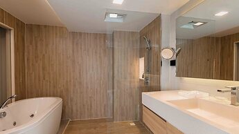 Phuket Graceland Resort And Spa