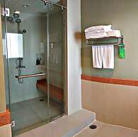 Long Beach Cha-Am Hotel