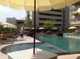 Long Beach Cha-Am Hotel