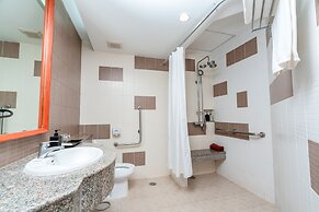 Long Beach Cha-Am Hotel