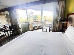 Long Beach Cha-Am Hotel