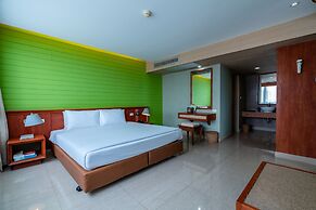 Long Beach Cha-Am Hotel