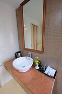 Long Beach Cha-Am Hotel