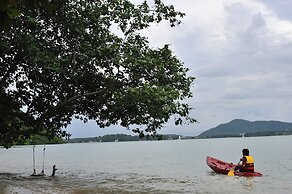 Baan Mai Beachfront Phuket Lone Island