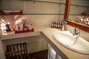 Mom Tri's Villa Royale