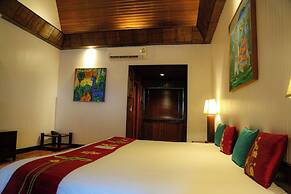 Mom Tri's Villa Royale