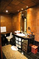 Mom Tri's Villa Royale