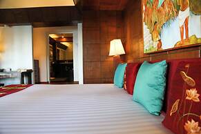 Mom Tri's Villa Royale