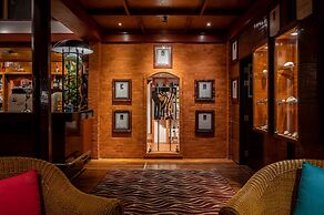 Mom Tri's Villa Royale