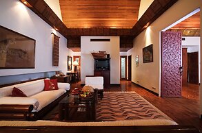 Mom Tri's Villa Royale