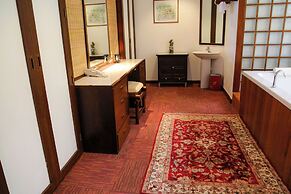 Mom Tri's Villa Royale