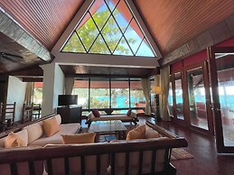 Mom Tri's Villa Royale