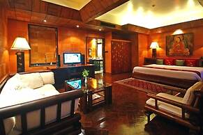 Mom Tri's Villa Royale