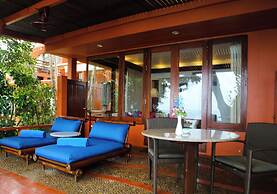 Mom Tri's Villa Royale