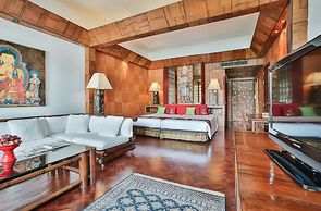 Mom Tri's Villa Royale