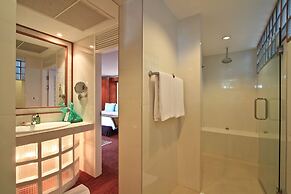 Mom Tri's Villa Royale