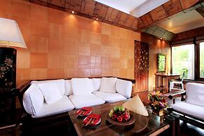 Mom Tri's Villa Royale